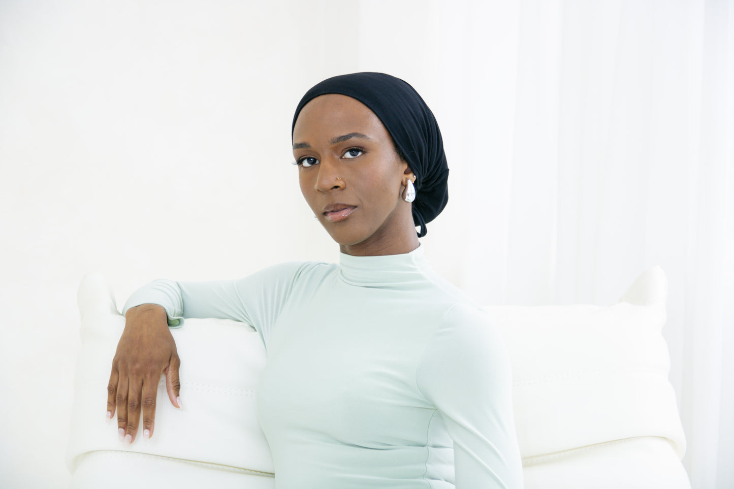 Black Closed-Back Undercap